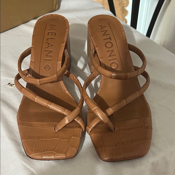 ANTONIO MELANI Shoes - ANTONIO MELANI Women's Brown Croc-Embossed Heels